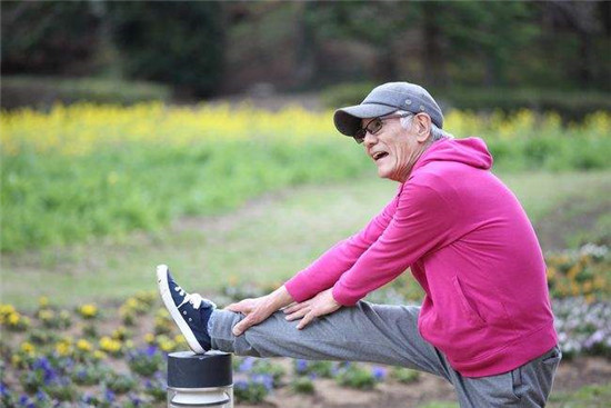 中老年人经常拉筋好不好 锻炼身体也要选对方法